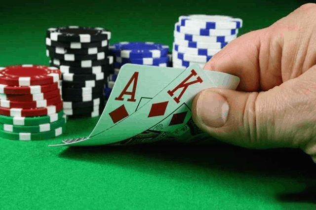 Bỏ túi những cách tố khi chơi Poker hiệu quả