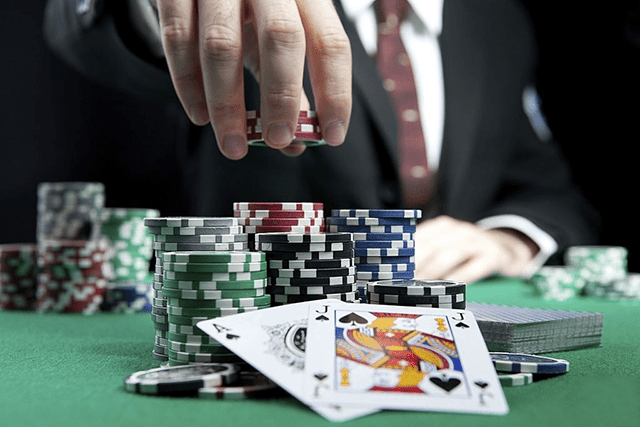 Cách để linh hoạt đếm game bài Blackjack với nhiều bộ bài