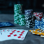 Cách thắng lớn trong ván Poker dù không có nhiều vốn