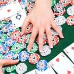 Cách để chơi Hand giúp người chơi Poker không bị tổn thất nhiều tiền