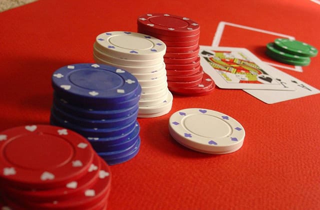Bí quyết để thắng mọi đối thủ trên bàn cược Poker và kiếm được tiền