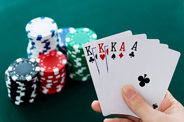 Chiến thuật chơi Poker vô cùng đơn giản giúp bạn dễ dàng đánh bại đối thủ