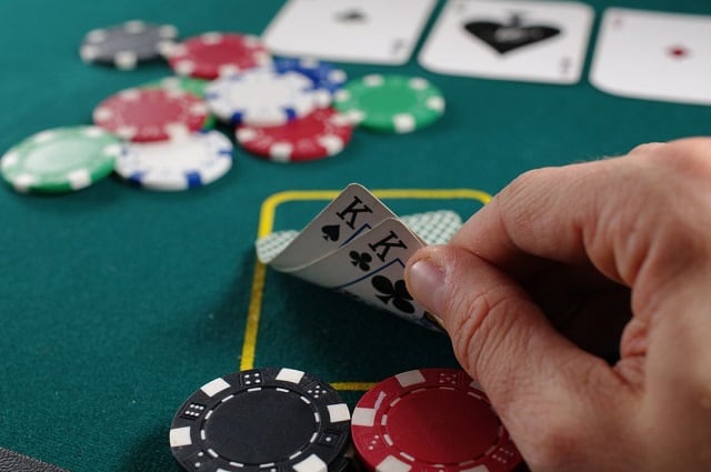 Cách thức đánh cược Poker xuất thần hiện nay
