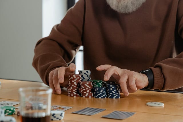 Kỹ năng cần thiết bạn nên trang bị khi chơi Poker để có được thắng lợi